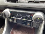 【オートエアコン】車内温度を感知して自動で温度調整をしてくれるのでいつでも快適な車内空間を創り上げます!