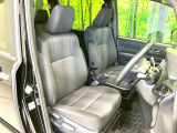 運転席シート廻りは使用感も少なく、良好な状態となっています。丁寧に使われていたことがよくわかりますね。