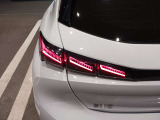 国産車にはないハイセンスなデザイン、光り方をするテールレンズ