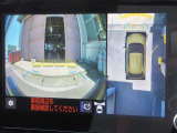 パノラミックビューモニター付きです。車両を上から見たような映像をディスプレイオーディオ画面に表示。運転席からの目視だけでは見にくい、車両周辺の状況をリアルタイムでしっかり確認できます。