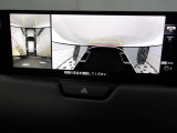 狭い場所での駐車やすれ違いなどでより的確な運転操作に役立つ360&deg;ビューモニターが装備されています。