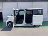 【ドア】開口、大きなドア開口で乗り降りも楽々です!