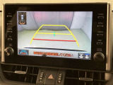 『バックモニター』を装備!駐車の際の、サポートツールとしてとっても便利!駐車が苦手な人、バックに自信がない人、だけでなく、皆さんに便利!でも、それだけに頼るのは危ないですね。