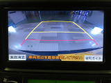 バックカメラの画像です。ガイドラインがスムースな車庫入れをサポートいたします。車庫入れの安心感がアップしますね。
