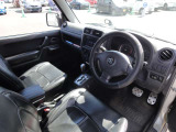 広々とした運転席です!