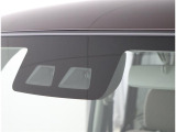 サポカーは、高齢運転者を含めたすべてのドライバーによる交通事故の発生防止・被害軽減対策の一環として、国が推奨する新しい自動車安全コンセプトです。詳しくは販売店スタッフまでおたずねください。