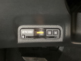 ハンドルの左下にETC2.0がついています。高速道路の料金所の通過も楽々です。 カードの取り出しもしやすい場所についています。
