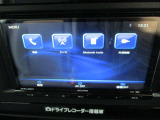 ■電話/ラジオ(AN/FM)/Bluetooth-Audio/外部機器(USB接続)。USBコードはグローブボックス内にあります。