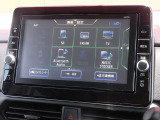 ナビゲーション+AV 2画面表示(デュアルウィンドウ)、TV、FM/AM、Bluetooth Audio、SDカード、DVD再生、 CD録音/再生、ハンズフリーフォン、スマホ、Nissan Connectサービス対応の高性能9インチ大型ナビです。
