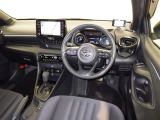 運転席まわりです。 各操作スイッチは使いやすい位置に配置されてます。