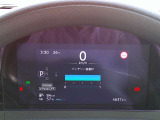 車両状態や走行道路の時速表示等のインフォメーションが備わっていますスピードメーターは上質なデザインとなっております。