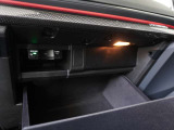 各モデルの情報がインプットされた専用テスターで過去の細かな不具合を確認し、モデルの各部位ごとに専用スペシャルツールを用いて整備します。
