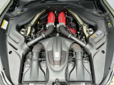 3.9LV85ツインターボ搭載、620CVを発揮します。(カタログ値)