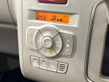 【オートエアコン】一度お好みの温度に設定すれば、車内の温度を検知し風量や温度を自動で調整。暑い&hellip;寒い&hellip;と何度もスイッチ操作をする必要はありません。快適な車内空間には必須の機能ですね♪