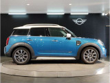 ☆MINIの車の始まりは大人四人がギリギリ乗れるコンパクトな車です!!今となっては3ナンバーですが、もともとは5ナンバーの車でした!!