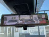 [スマートルームミラー]車両後方をミラーに映し出すため、悪天候の時でも視界は良好♪