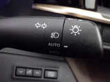 【オートライト】車外の明るさに応じて、自動的にライトの点灯・消灯をしてくれます。