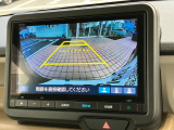 バックカメラ♪運転席から死角となりやすい部分も見えやすく車庫入れの苦手な方にも安心して駐車できます☆