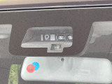 【スズキ セーフティサポート】走行中に前方の車両等を認識し、衝突しそうな時は警報とブレーキで衝突回避と被害軽減をアシスト。より安全にドライブをお楽しみいただけます。