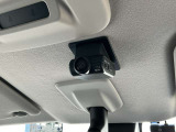 日産オリジナルドライブレコーダーです。車室内カメラによる車内および車側面の撮影記録が駐車時の安心をたかめます。