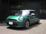 第三者機関AISの車両評価書付きです。キズや修復歴などを専門機関のスタッフがチェックしているため、はじめて輸入車をご検討される方も安心です。