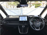 見通しのよいすっきりとした視界で、誰でも運転しやすいです。運転のしやすさは疲れにくさにも繋がりますよ♪