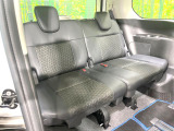 3列目シートはもちろん状態良好☆大人でもゆったりと座って頂けますので、大人数でのお出かけもラクラクです♪ご家族で、気の知れた仲間で、ドライブに行くのが楽しみですね♪