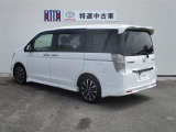 開け閉め楽々両側電動スライドドア装備しています。狭い駐車スペースなどでの乗り降り楽々です♪特に小さなお子様がいる家庭には嬉しい人気の装備となっています!