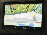 【バックカメラ】駐車時に後方がリアルタイム映像で確認できます。大型商業施設や立体駐車場での駐車時や、夜間のバック時に大活躍!運転スキルに関わらず、今や必須となった装備のひとつです!