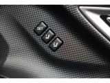運転席のシートポジションメモリー機能は、登録済みの運転者と交代しても、シートポジションの変更の手間がかかりません。