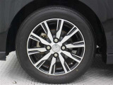 純正アルミホイールは精度が高く、走行の安定性が優れています。タイヤサイズ155/65R14