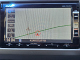 7インチ純正メモリーナビ(VXM-128VSXi)を装着しています。目的地設定やルート案内もスムーズに行えます。