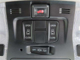 運転席からも操作できる両側パワースライドドア付きです。