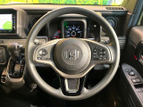 インテリアに合わせたデザインのステアリングは、運転される方のことも考え、運転しやすい形状、大きさです。是非一度、実際に触ってお確かめください。