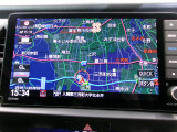 ナビゲーションを装備。多彩な機能で快適ドライブをアシスト。オーディオ機能も充実していますね。