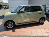目立つ傷や凹みも少なくきれいな車両です
