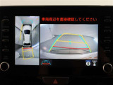 パノラミックビューモニター付きです。車両を上から見たような映像をモニター画面に表示。運転席からの目視では見にくい、車両周辺の状況をリアルタイムでしっかり確認できます。