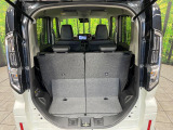 普段のお買い物や通勤、送迎等に十分な荷室スペースを確保しております。セカンドシートを倒すと、大きな荷物の積載も可能です♪