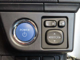 スマートキー装備車なので、キーを取り出さなくてもエンジン始動が可能です。