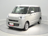 【斜め左】凛とした佇まいがお出かけの気分を高めます。季節を問わず、快適なカーライフを支えてくれる心強い味方です。