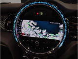 『運転』に対するBMWのこだわりはメーターパネルにも表れております。視野性の良いメーターパネルは疲労感の軽減と、運転の楽しさをもたらしてくれます。