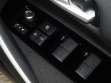 電動格納式ドアミラー・パワーウインドウを装備しています。