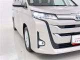 フォグランプ装着車です。暗い夜道の車両前方を明るく照らします