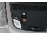 緊急通報ボタンが装備されています。ホンダコネクト対応。ご利用には、Honda Total Care プレミアムのご加入が必要です。