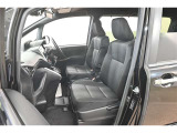運転席シート廻りは使用感も少なく、良好な状態となっています。前オーナー様が丁寧に使っていたことがよくわかりますね。