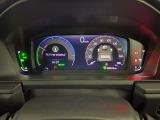 お車情報が一目で確認しやすい液晶メーターとなっております。