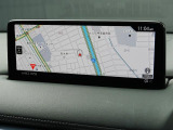 マツダコネクトの10.25インチワイドセンターディスプレイです。『Android Auto』『Apple CarPlay』や独自のコネクテッドサービスに対応したインターフェイスシステムです。