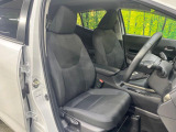 運転席シート廻りは使用感も少なく、良好な状態となっています。前オーナー様が丁寧に使っていたことがよくわかりますね。