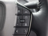 レーダークルーズコントロール作動時に車線維持に必要な運転操作の支援を行う「レーントレーシングアシスト(LTA)」を搭載しています。