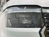 LEDヘッドライトは、点灯の瞬間から最大光量を発揮し、突然暗くなるトンネルなどでの安定感を高めます。